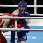 13.04.2021. Kielce. Młodzieżowe Mistrzostwa Świata Kobiet i Mężczyzn w Boksie. Na zdjęciu: walka 1/16 finału 54kg: Karolina Ampulska (Polska) (niebieski strój) vs. Vilte Savickaite (Litwa) / Jarosław Kubalski / Radio Kielce