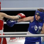 13.04.2021. Kielce. Młodzieżowe Mistrzostwa Świata Kobiet i Mężczyzn w Boksie. Na zdjęciu: walka 1/16 finału 54kg: Karolina Ampulska (Polska) (niebieski strój) vs Vilte Savickaite (Litwa) / Jarosław Kubalski / Radio Kielce