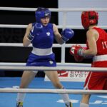 13.04.2021. Kielce. Młodzieżowe Mistrzostwa Świata Kobiet i Mężczyzn w Boksie. Na zdjęciu: walka 1/16 finału 60kg: Izabela Rozkoszek (Polska, niebieski strój) vs. Daniela Golino (Włochy)