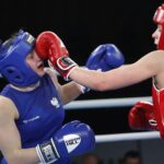 13.04.2021. Kielce. Młodzieżowe Mistrzostwa Świata Kobiet i Mężczyzn w Boksie. Na zdjęciu: walka 1/16 finału 60kg: Izabela Rozkoszek (Polska, niebieski strój) vs. Daniela Golino (Włochy)