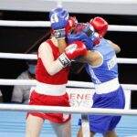 15.04.2021 Kielce. Młodzieżowe Mistrzostwa Świata Kobiet i Mężczyzn w Boksie. Walka: Karolina Ampulska - Polska (strój czerwony) i Maria Jose Martinez Henao - Kolumbia / Jarosław Kubalski / Radio Kielce