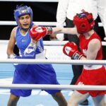 15.04.2021 Kielce. Młodzieżowe Mistrzostwa Świata Kobiet i Mężczyzn w Boksie. Walka: Karolina Ampulska - Polska (strój czerwony) i Maria Jose Martinez Henao - Kolumbia / Jarosław Kubalski / Radio Kielce