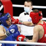 16.04.2021 Kielce. Młodzieżowe Mistrzostwa Świata Kobiet i Mężczyzn w Boksie. Walka: Sebastian Kusz, Polska (czerwony strój - Oleg Bercovich, Izrael / Jarosław Kubalski / Radio Kielce