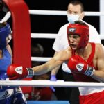 16.04.2021 Kielce. Młodzieżowe Mistrzostwa Świata Kobiet i Mężczyzn w Boksie. Walka: Sebastian Kusz, Polska (czerwony strój - Oleg Bercovich, Izrael / Jarosław Kubalski / Radio Kielce