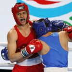 16.04.2021 Kielce. Młodzieżowe Mistrzostwa Świata Kobiet i Mężczyzn w Boksie. Walka: Sebastian Kusz, Polska (czerwony strój - Oleg Bercovich, Izrael / Jarosław Kubalski / Radio Kielce