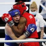 16.04.2021 Kielce. Młodzieżowe Mistrzostwa Świata Kobiet i Mężczyzn w Boksie. Walka: Jakub Domurad, Polska (niebieski strój) - Fernando Arzola Lopez, Kuba / Jarosław Kubalski / Radio Kielce