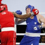 16.04.2021 Kielce. Młodzieżowe Mistrzostwa Świata Kobiet i Mężczyzn w Boksie. Walka: Jakub Domurad, Polska (niebieski strój) - Fernando Arzola Lopez, Kuba / Jarosław Kubalski / Radio Kielce