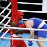 16.04.2021 Kielce. Młodzieżowe Mistrzostwa Świata Kobiet i Mężczyzn w Boksie. Walka: Jakub Domurad, Polska (niebieski strój) - Fernando Arzola Lopez, Kuba / Jarosław Kubalski / Radio Kielce