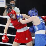 17.04.2021 Kielce. Młodzieżowe Mistrzostwa Świata Kobiet i Mężczyzn w Boksie. Walka: Agnieszka tereszczak (Polska, czerwony strój) - Kristina Vaclavikova (Czechy) / Jarosław Kubalski / Radio Kielce