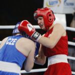 17.04.2021 Kielce. Młodzieżowe Mistrzostwa Świata Kobiet i Mężczyzn w Boksie. Walka: Agnieszka tereszczak (Polska, czerwony strój) - Kristina Vaclavikova (Czechy) / Jarosław Kubalski / Radio Kielce