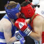 17.04.2021 Kielce. Młodzieżowe Mistrzostwa Świata Kobiet i Mężczyzn w Boksie. Walka:Oliwier Zamojski ( Polska, niebieski strój) - Ankit Narwal ( Indie) / Jarosław Kubalski / Radio Kielce