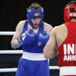 17.04.2021 Kielce. Młodzieżowe Mistrzostwa Świata Kobiet i Mężczyzn w Boksie. Walka:Oliwier Zamojski ( Polska, niebieski strój) - Ankit Narwal ( Indie) / Jarosław Kubalski / Radio Kielce