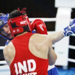 17.04.2021 Kielce. Młodzieżowe Mistrzostwa Świata Kobiet i Mężczyzn w Boksie. Walka:Oliwier Zamojski ( Polska, niebieski strój) - Ankit Narwal ( Indie) / Jarosław Kubalski / Radio Kielce