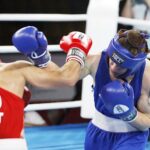 17.04.2021 Kielce. Młodzieżowe Mistrzostwa Świata Kobiet i Mężczyzn w Boksie. Walka:Oliwier Zamojski ( Polska, niebieski strój) - Ankit Narwal ( Indie) / Jarosław Kubalski / Radio Kielce