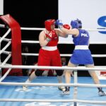 18.04.2021 Kielce. Młodzieżowe Mistrzostwa Świata Kobiet i Mężczyzn w Boksie. Walka:Oliwia Toborek ( Polska, strój niebieski) - Tatiana Bogdanowa ( Rosja ) / Jarosław Kubalski / Radio Kielce