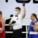 18.04.2021 Kielce. Młodzieżowe Mistrzostwa Świata Kobiet i Mężczyzn w Boksie. Walka:Oliwia Toborek ( Polska, strój niebieski) - Tatiana Bogdanowa ( Rosja ) / Jarosław Kubalski / Radio Kielce