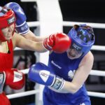 19.04.2021 Kielce. Młodzieżowe Mistrzostwa Świata Kobiet i Mężczyzn w Boksie. Walka: Dominika Karolina Ampulska ( Polska, niebieski strój) - Aishagul Yeleubayeva ( Kazachstan ) / Jarosław Kubalski / Radio Kielce