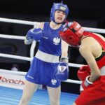 19.04.2021 Kielce. Młodzieżowe Mistrzostwa Świata Kobiet i Mężczyzn w Boksie. Walka: Dominika Karolina Ampulska ( Polska, niebieski strój) - Aishagul Yeleubayeva ( Kazachstan ) / Jarosław Kubalski / Radio Kielce