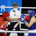 20.04.2021 Kielce. Młodzieżowe Mistrzostwa Świata Kobiet i Mężczyzn w Boksie. Walka: Daria Parada ( Polska, strój niebieski ) - Chan Sanamacha Thokchom ( Indie ) / Jarosław Kubalski / Radio Kielce