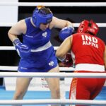 20.04.2021 Kielce. Młodzieżowe Mistrzostwa Świata Kobiet i Mężczyzn w Boksie. Walka: Oliwia Toborek ( Polska, strój niebieski ) - Tarannu Alfiya Pathan ( Indie ) / Jarosław Kubalski / Radio Kielce