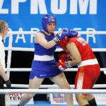 20.04.2021 Kielce. Młodzieżowe Mistrzostwa Świata Kobiet i Mężczyzn w Boksie. Walka: Oliwia Toborek ( Polska, strój niebieski ) - Tarannu Alfiya Pathan ( Indie ) / Jarosław Kubalski / Radio Kielce