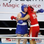 20.04.2021 Kielce. Młodzieżowe Mistrzostwa Świata Kobiet i Mężczyzn w Boksie. Walka: Oliwia Toborek ( Polska, strój niebieski ) - Tarannu Alfiya Pathan ( Indie ) / Jarosław Kubalski / Radio Kielce