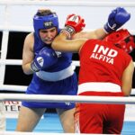 20.04.2021 Kielce. Młodzieżowe Mistrzostwa Świata Kobiet i Mężczyzn w Boksie. Walka: Oliwia Toborek ( Polska, strój niebieski ) - Tarannu Alfiya Pathan ( Indie ) / Jarosław Kubalski / Radio Kielce