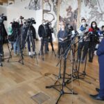 23.04.2021 Kielce. Geopark Świętokrzyski otrzymał certyfikat UNESCO. Konferencja prasowa. Na zdjęciu (przemawia): Robert Jaworski - burmistrz Chęcin / Jarosław Kubalski / Radio Kielce