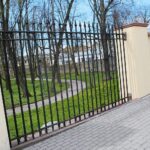 22.04.2021. Kielce. Ogrodzenie Parku Miejskiego / Wiktor Taszłow / Radio Kielce