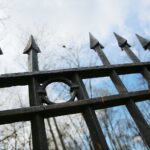 22.04.2021. Kielce. Ogrodzenie Parku Miejskiego / Wiktor Taszłow / Radio Kielce