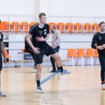 29.04.2021. Kielce. Wspólny trening Łomży Vive Kielce i AZS UJK Kielce. Na zdjęciu (od lewej): Yusuf Faruk, Wlad Kulesz i Igor Karacić / kielcehandball.pl