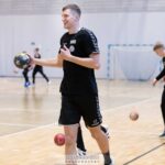 29.04.2021. Kielce. Wspólny trening Łomży Vive Kielce i AZS UJK Kielce. Na zdjęciu: Wlad Kulesz / kielcehandball.pl