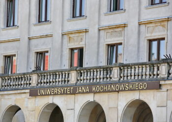 Uniwersytet Jana Kochanowskiego w Kielcach. Rektorat. Nowa elewacja / Marzena Mąkosa / Radio Kielce