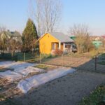 30.04.2021. Ożarów. Ogródki działkowe od strony ulicy Leśnej / Emilia Sitarska / Radio Kielce