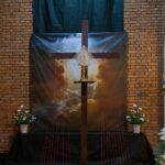 02.04.2021. Groby pańskie w Świętokrzyskiem. Parafia św. Kazimierza Królewicza w Ostrowcu Świętokrzyskim / Emilia Sitarska / Radio Kielce