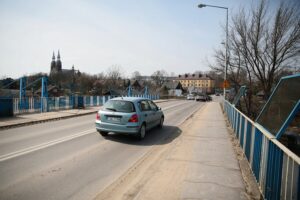 09.04.2021. Skarżysko-Kamienna. Wiadukt nad torami / Wiktor Taszłow / Radio Kielce