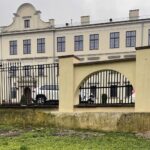 22.04.2021. Kielce. Ogrodzenie Parku Miejskiego / Wiktor Taszłow / Radio Kielce