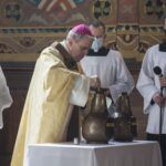 01.04.2021 Sandomierz. Msza krzyżma. Na zdjęciu biskup Krzysztof Nitkiewicz / Ksiądz Wojciech Kania