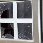 Zniszczony kościół w Sieradzu. Wandale powybijali szyby / Radio Łódź Nad Wartą