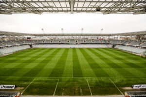 31.3.2016 Kielce. Kolporter Arena. To widok ze zwyżki dla kamerzystów, nad trybuną prasową. / Wojciech Habdas / Radio Kielce