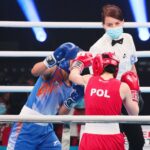 22.04.2021. Kielce. Młodzieżowe Mistrzostwa Świata Kobiet i Mężczyzn w Boksie. Finał wagi muszej (48 kg): Natalia Kuczewska (Polska, czerwony strój) vs. Gitika (Indie, niebieski strój) / Wiktor Taszlow / Radio Kielce