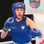 22.04.2021. Kielce. Młodzieżowe Mistrzostwa Świata Kobiet i Mężczyzn w Boksie. Finał wagi półśredniej (69 kg): Barbara Marcinkowska (Polska, niebieski strój) - Arundhati Choudhary (Indie, czerwony strój) / Wiktor Taszłow / Radio Kielce
