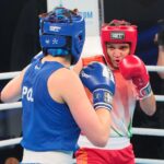 22.04.2021. Kielce. Młodzieżowe Mistrzostwa Świata Kobiet i Mężczyzn w Boksie. Finał wagi półśredniej (69 kg): Barbara Marcinkowska (Polska, niebieski strój) - Arundhati Choudhary (Indie, czerwony strój) / Wiktor Taszłow / Radio Kielce