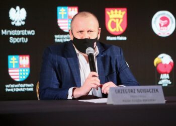 15.02.2021. Kielce. Konferencja dotycząca Młodzieżowych Mistrzostw Świata w boksie w Kielcach. Na zdjęciu: Sławomir Stachura - dyrektor Kancelarii Prezydenta Kielc / Wiktor Taszłow / Radio Kielce