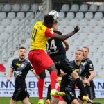 24.04.2021. Kielce. 26. kolejka Fortuna 1. Ligi Korona Kielce - ŁKS Łódź. Na zdjęciu: Emile Thiakane / Wiktor Taszłow / Radio Kielce