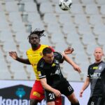 24.04.2021. Kielce. 26. kolejka Fortuna 1. Ligi Korona Kielce - ŁKS Łódź. Na zdjęciu (z prawej): Emile Thiakane / Wiktor Taszłow / Radio Kielce