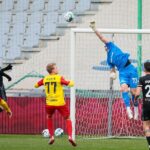 24.04.2021. Kielce. 26. kolejka Fortuna 1. Ligi Korona Kielce - ŁKS Łódź. Na zdjęciu: interwencja Marcelego Zapytowskiego / Wiktor Taszłow / Radio Kielce