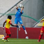 24.04.2021. Kielce. 26. kolejka Fortuna 1. Ligi Korona Kielce - ŁKS Łódź. Na zdjęciu (od lewej): Emilie Thiakane, Marceli Zapytowski, Marcel Gąsior / Wiktor Taszłow / Radio Kielce