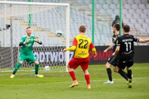 24.04.2021. Kielce. 26. kolejka Fortuna 1. Ligi Korona Kielce - ŁKS Łódź. Na zdjęciu: Marko Pervan / Wiktor Taszłow / Radio Kielce