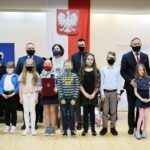 27.04.2021. Kielce. Rozstrzygnięcie konkursu plastycznego dla uczniów szkół podstawowych „112 - zawsze w gotowości” / Wiktor Taszlow / Radio Kielce